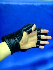 open-fingered-gloves